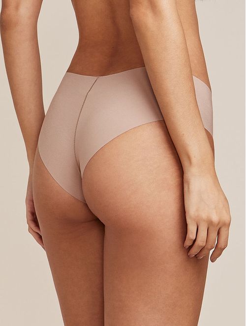 CALZÓN TANGA BRASILEÑA EN MICROFIBRA NUDE | Color Beige Gamuza