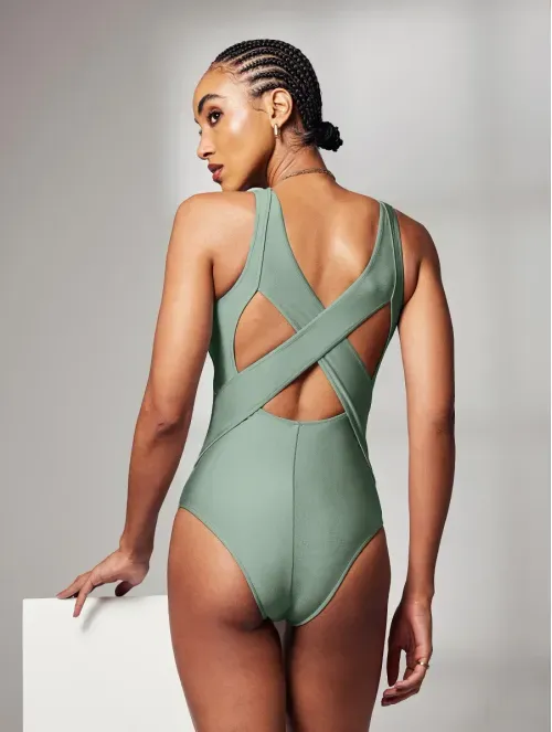 TRAJE DE BAÑO ENTERO ESPALDA CRUZADA
